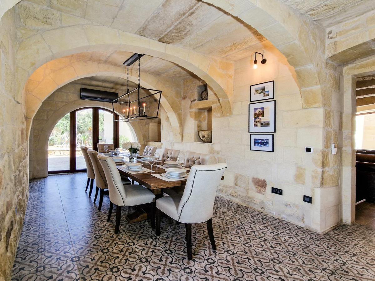 Luxury Surrounded With Nature & Farm Animals Alpacas Etc