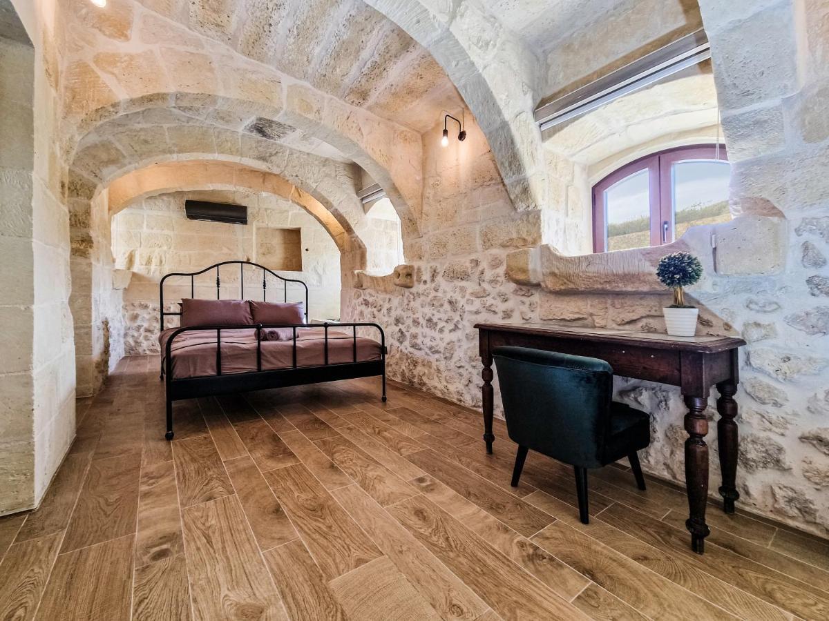 Luxury Surrounded With Nature & Farm Animals Alpacas Etc