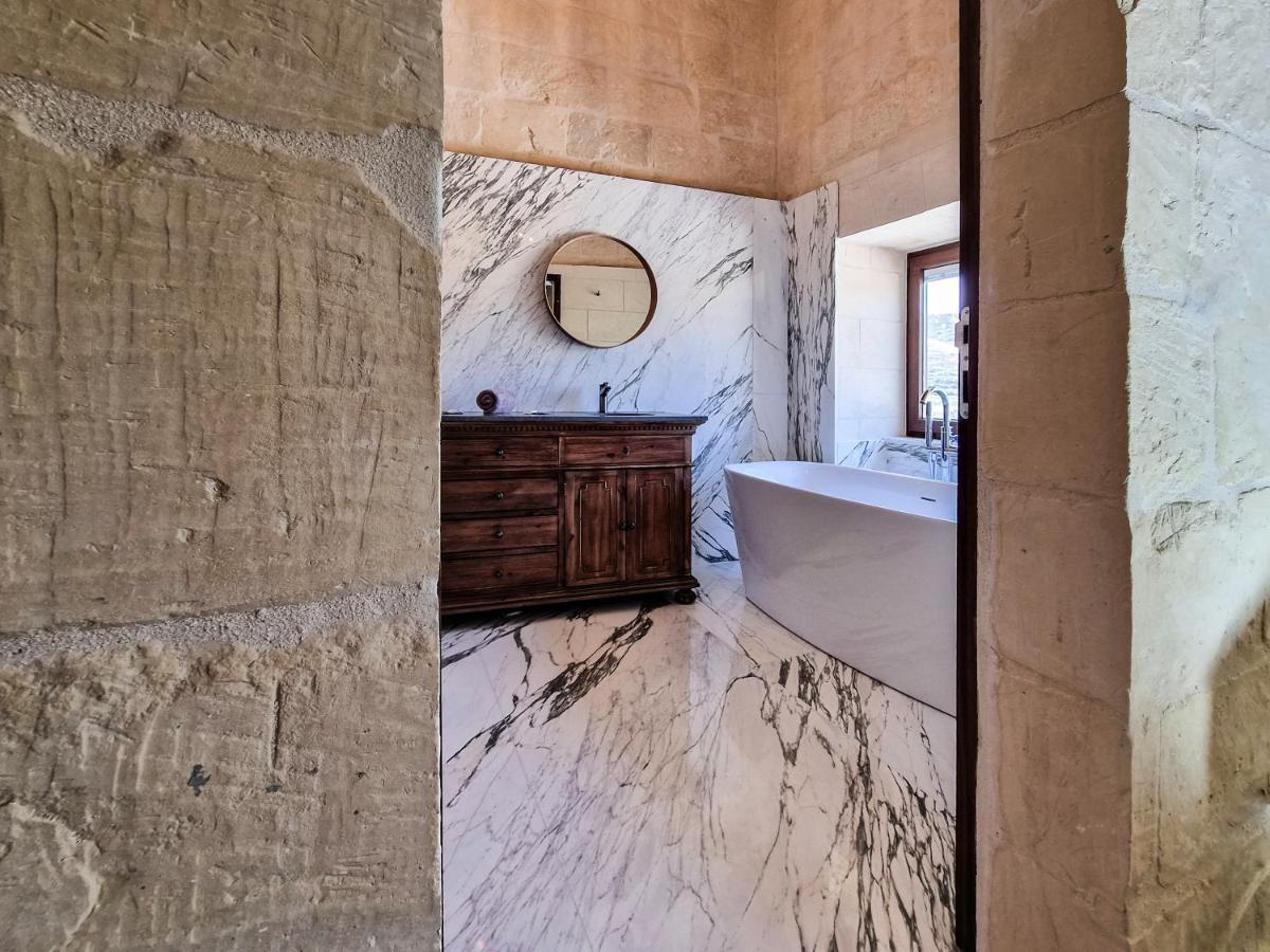 Luxury Surrounded With Nature & Farm Animals Alpacas Etc Għasri