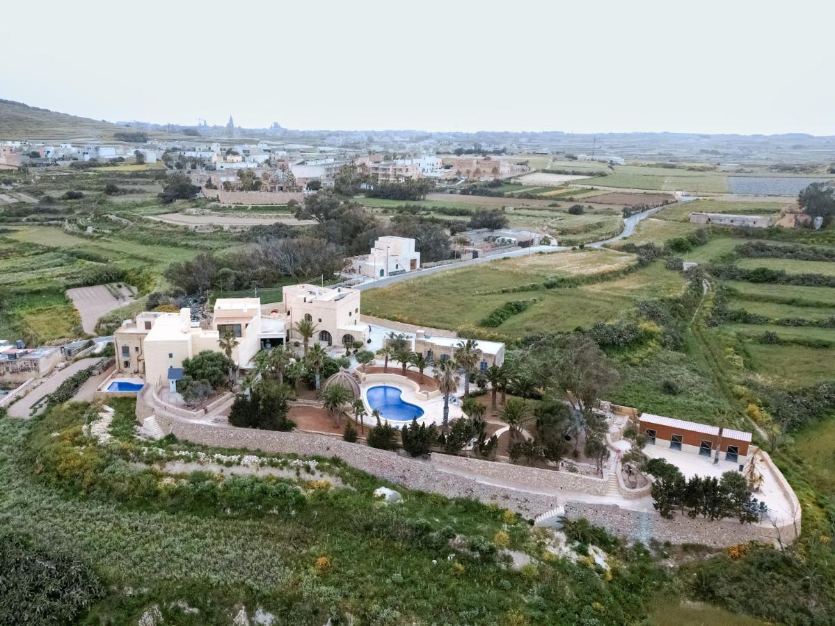 Luxury Surrounded With Nature & Farm Animals Alpacas Etc *